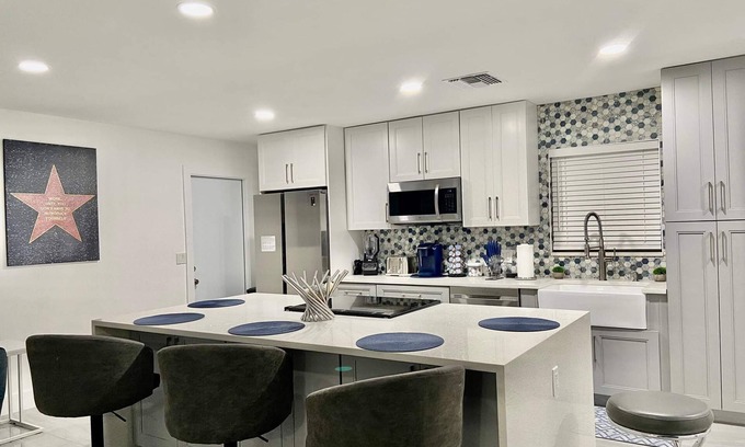 Westgate Casa | Beautiful 2 Bedroom West Palm Beach Home