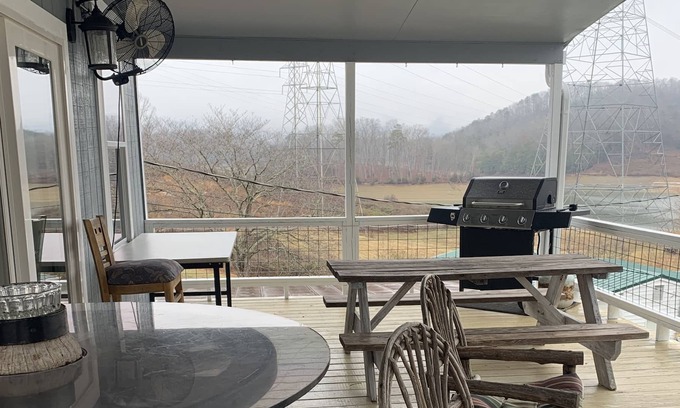 Bean Station Casa | Hermosa casa de 2 dormitorios y 2 baños con gran terraza con vista al lago Cherokee