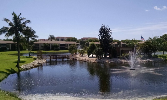 Iona Condominio | Hermoso Davis Lake 2 dormitorios / 2 baños condominio cerca de Sanibel!