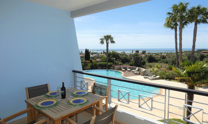 Alfarrobeira Apartamento | Apartamento de 2 habitaciones con vistas al mar Cerca del golf para 4 personas