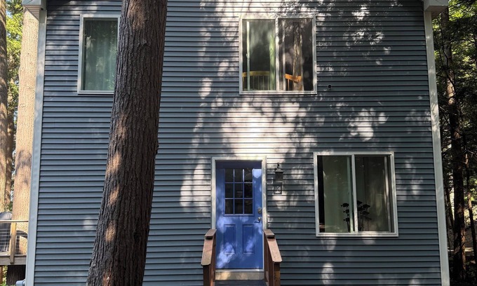 Mount Sunapee Casa | Beautiful 2 bedroom house in Newbury!