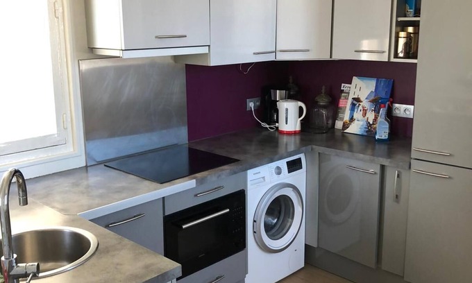 Bois-Colombes Apartamento | Beautiful 2-bedroom penthouse apartment