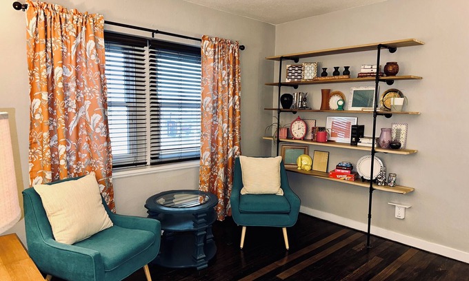 Marshfield Apartamento | Beautiful 2-bedroom apartment in the heart of downtown Marshfield, WI!