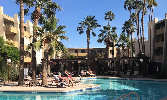 Entertainment District Condominio | Beautiful 2-bedroom 2 bathroom condo with WiFi, near Old Town Scottsdale.