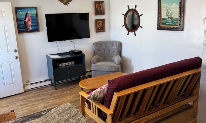 Seaside Heights Condominio | ¡Hermosa! A 2 cuadras de paseo marítimo, playa, restaurantes y atracciones. Recientemente remodelado.