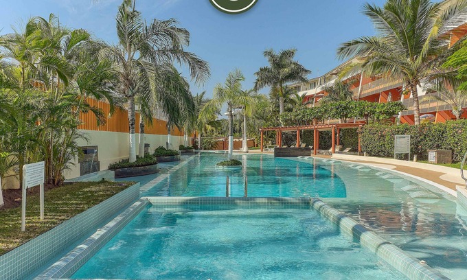 La Puntilla Apartamento | Beautiful 2 BR Condo - Near the Beach - Pool