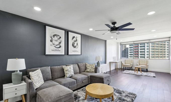 Peachtree Center Apartamento | Beautiful 2BD Escape, Elegant, Cozy & Central with Free Parking and WiFi 2201