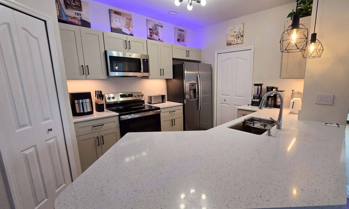 Sarasota Condominio | Modern 2BR/2BA 1st Fl Condo in Sarasota, Pet-Friendly, Near UTC, Lido & Siesta