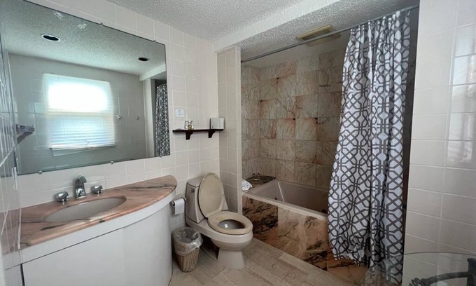 Oyster Pond Apartamento | Beautiful, 2BR condo overlooking Dawn Beach