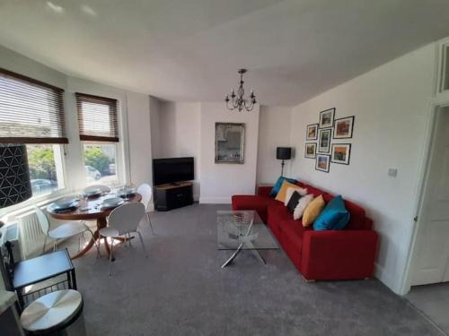 Weston-super-Mare Apartamento | Beautiful 2BR Home close to Beachfront