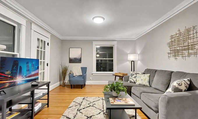North of Grand Casa | Beautiful 2BR N of Grand near Downtown