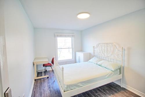Thornhill Casa | Beautiful 2nd floor Bedroom