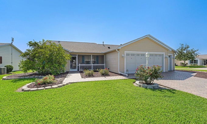 Piedmont Cabaña | BEAUTIFUL 3/2 Ranch home on a CORNER LOT in the Village of Piedmont