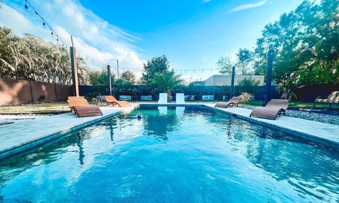 Sun Bay South Casa | Beautiful 3/2 South Tampa Pool Home!