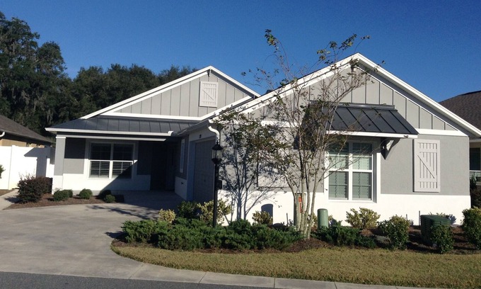 Antrim Dells Villa | Hermoso 3 Bdrm 2 Ba Villa con una vista INCREÍBLE! ¡WiFi y barbacoa GRATIS incluidos!