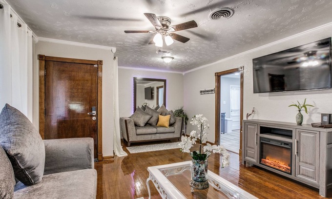 Edgebrook Casa | Beautiful 3 BD Fully Equipped Home Near Downtown