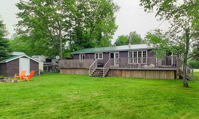 Minden Hills Cabaña | Hermosa casa de 3 recámaras + Bunkie Waterfront cerca del lago Gull