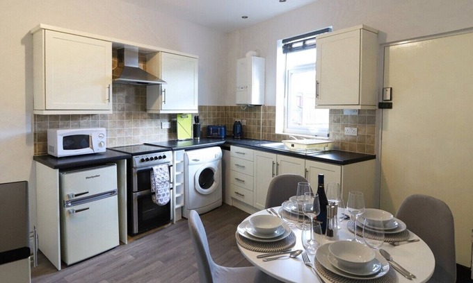 Hillsborough Casa | Beautiful 3 Bedroom house - Sleeps 5 Free parking