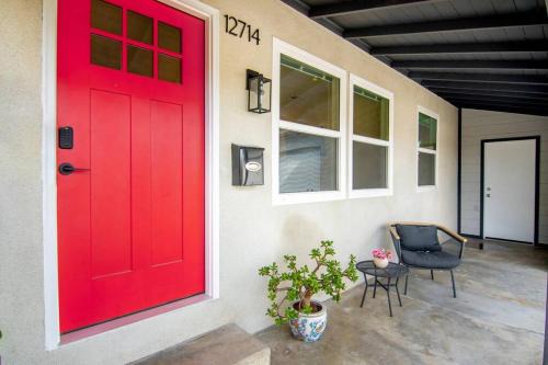 Valley Glen Casa | Beautiful 3 Bed 1 Bath Designer Home + Hot Tub