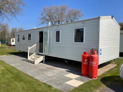 Flookburgh Casa | Beautiful 3-bed caravan situated on Lakeland haven