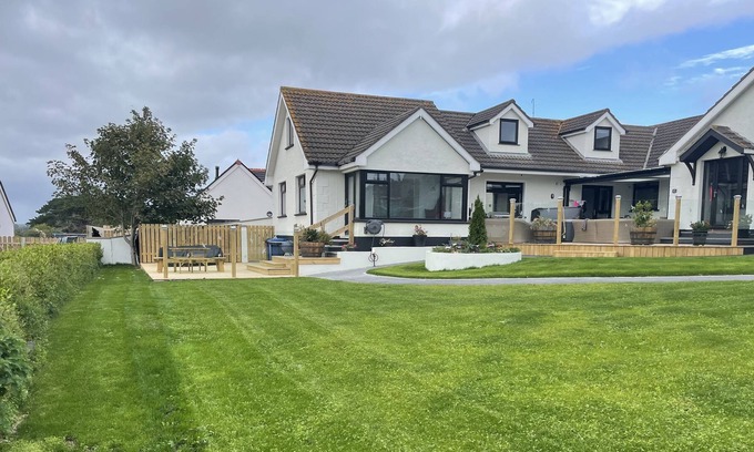 Downpatrick Casa | Beautiful 3-Bed House in Sunny Killough Down