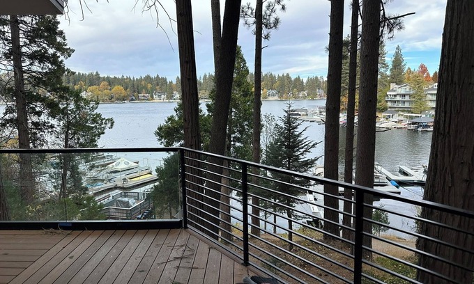 Lake Arrowhead Cabaña | Beautiful 3-bedroom newly renovated Lake Front Home Lake Arrowhead all amenities