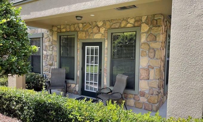 Wellington Casa | Beautiful 3 Bedroom 3 Bath Ground Floor Condo