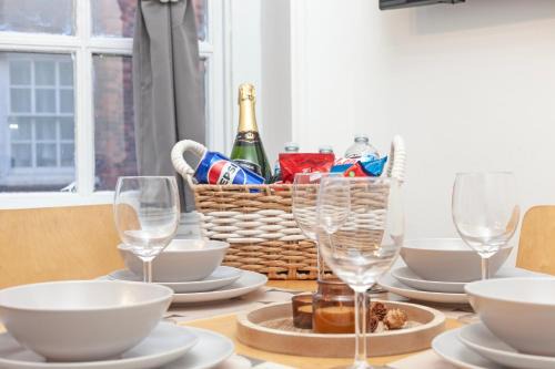 St. Johns Wood Apartamento | Beautiful 3 Bedroom Flat In Scott Ellis Gardens