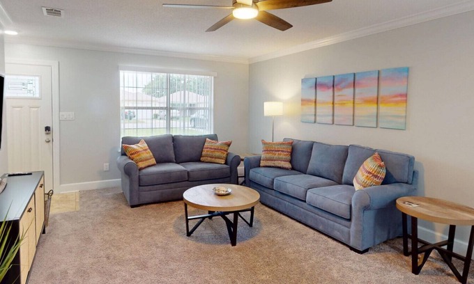 Pensacola Casa | Beautiful 3 bedroom home only 15 minutes from the beach! Convenient location to stores/restaurants.