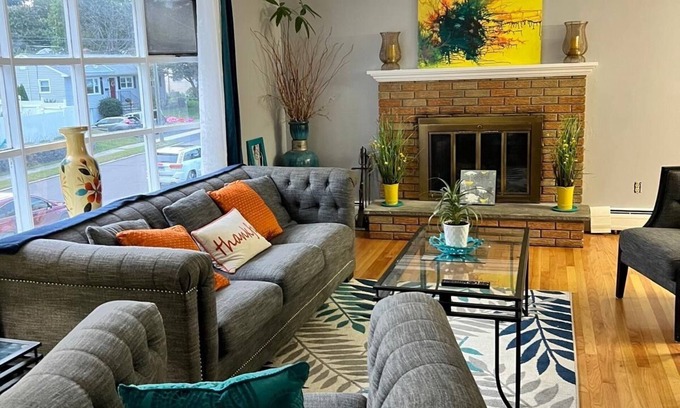 Stratford Apartamento | Beautiful 3 Bedroom Home Stratford CT Close to Train, I95, Beach & Shopping