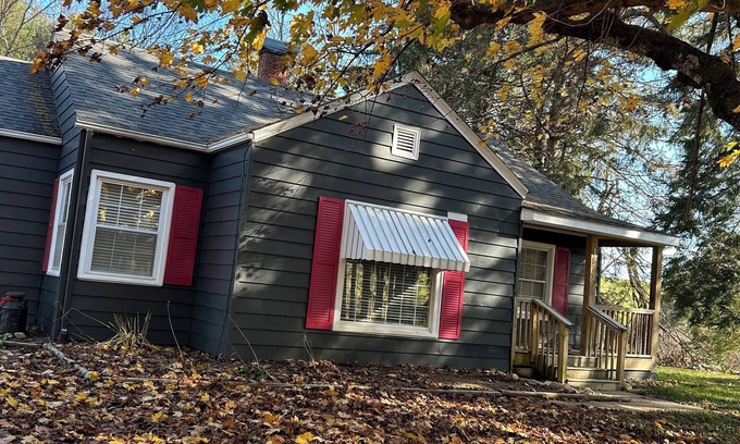 Old Town Casa | Beautiful 3 Bedroom + Pet & Family Friendly Home