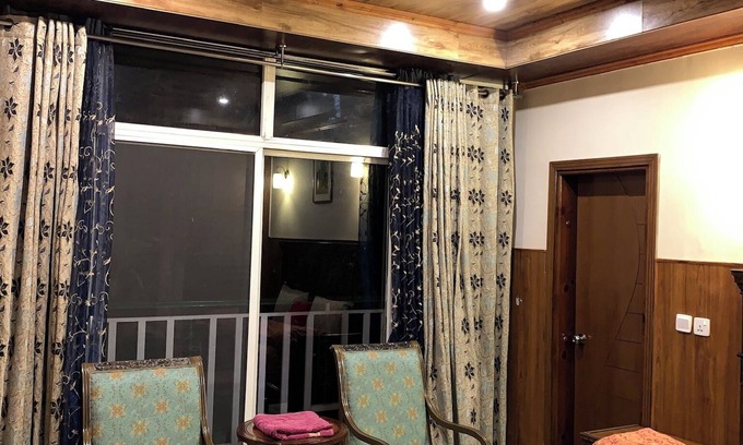 Nathia Gali Apartamento | Beautiful 3 bedroom furnished Apartment facing towards the mountains