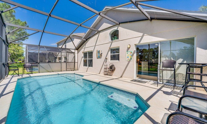 Haines City Casa | Beautiful 3-bedroom house, with private pool, facing golf course