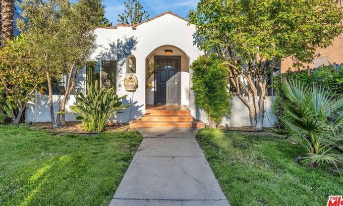 West Hollywood Apartamento | Beautiful 3 Br. Single family L-(580859) by Houzlet