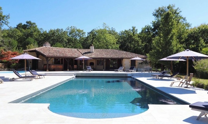 Salles Villa | Beautiful 3 bedroom house with swimming pool and tennis court