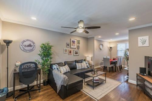 Potomac West Casa | Beautiful 3br 2ba House with cozy backyard by CozySuites