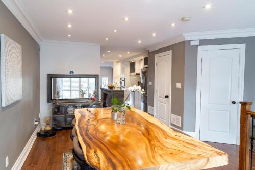 Old East York Casa | Beautiful 3BR House in the Heart of Greek Town