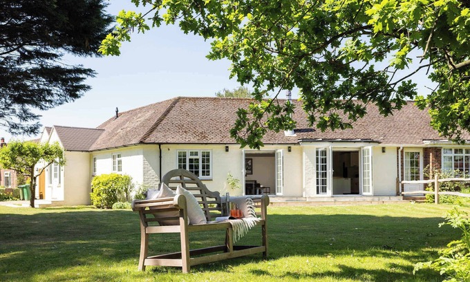 Ford Casa | Beautiful 4-Bed Close to South Downs & Goodwood