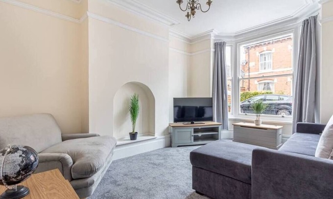 Pontrilas Casa | Beautiful 4 Bed House Worcester City Centre