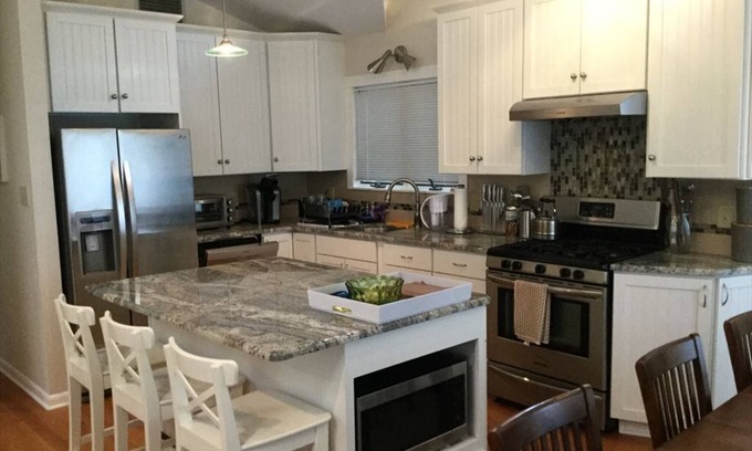Barnegat Light Casa | BEAUTIFUL 4 BEDROOM OCEANSIDE HOME
