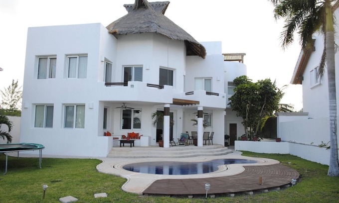 Puerto Juárez Casa | Hermosa Casa en Playa de 5 cuartos, exclusiva, privada y tranquila en Cancún.