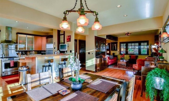 Queen Anne Casa | BEAUTIFUL 4 bedroom craftsman in the heart of Queen Anne!