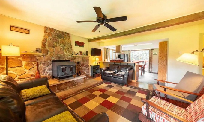 Harman Casa | Beautiful 4-bedroom house in peaceful Dryfork with WiFi.