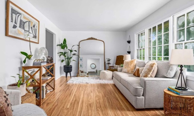 Hoover Casa | Beautiful 4 Bedroom Minutes from Hoover Met!