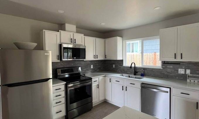 Des Moines Casa | Beautiful 4-bedroom home in Des Moines WA!