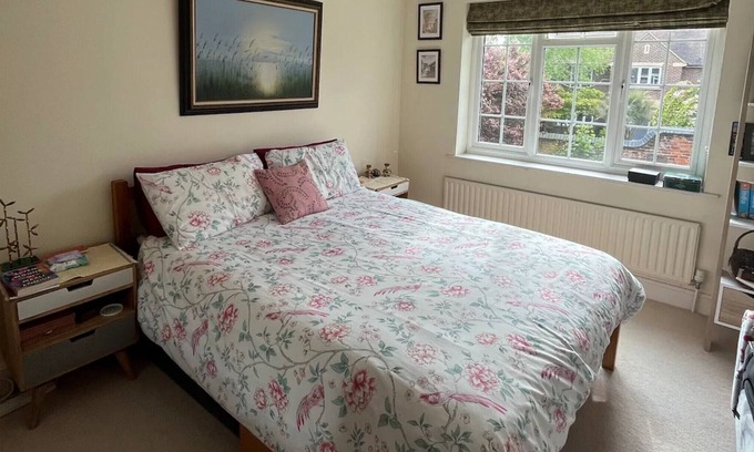 Coombe Hill Apartamento | Beautiful 4BD House with Large Garden - Kingston
