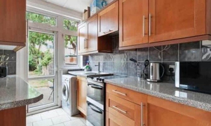 Figge's Marsh Casa | Beautiful 4BR Home in Mitcham With Garden