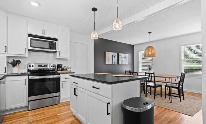 Nall Hills Casa | Beautiful 4BRHome*Wonderful Neighborhood|Location!