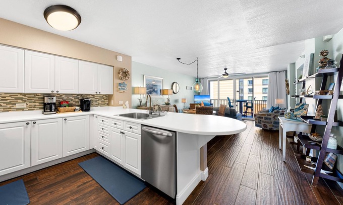 Fort Walton Beach Complejo | Beautiful 4th floor, 2 bed, 2 bath. Ready for your beach vacation!