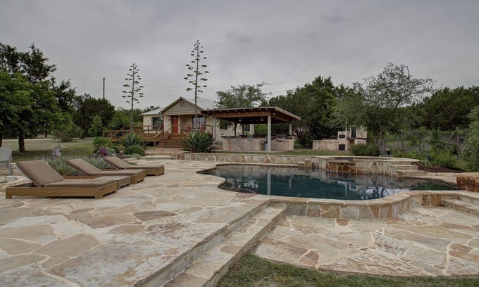 Buda Casa | Hermoso Hill Country Retreat !!